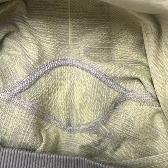 150. Gymshark Adapt Ombre Seamless Shorts Triangle | Taupe Grey Print, 5” inseam - Picture 8 of 10